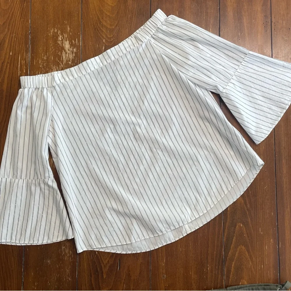 Calvin Klein Off-the-Shoulder Bell Sleeve Top - Picture 2 of 5